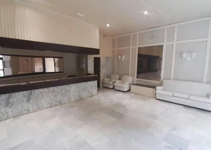 Central Studio With Sea View Balcony! شقة *