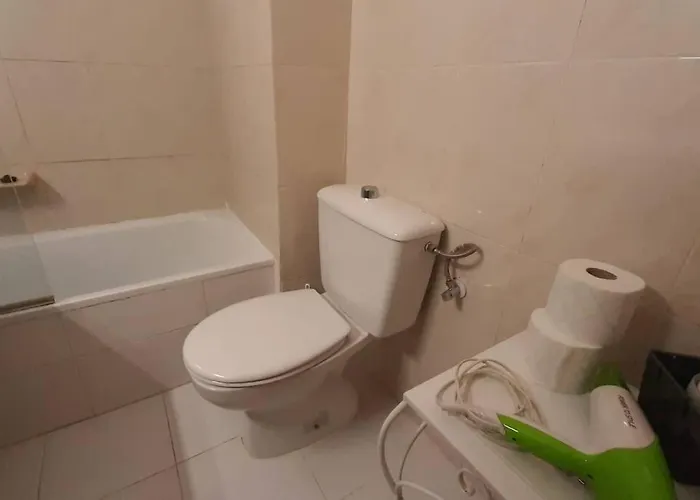 Central Studio With Sea View Balcony! شقة *