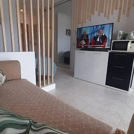 Central Studio With Sea View Balcony! Appartamento *