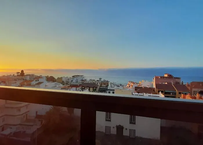 Central Studio With Sea View Balcony!