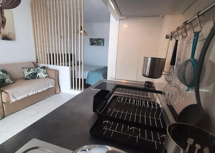 Apartman Central Studio With Sea View Balcony!