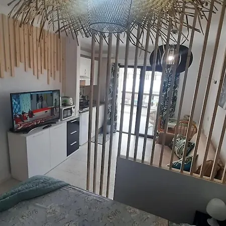 Central Studio With Sea View Balcony! Apartamento