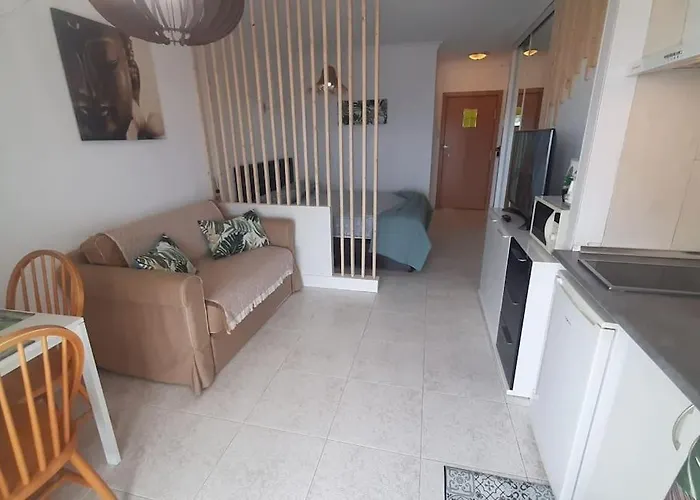 Central Studio With Sea View Balcony! *